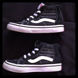 High top vans🖤